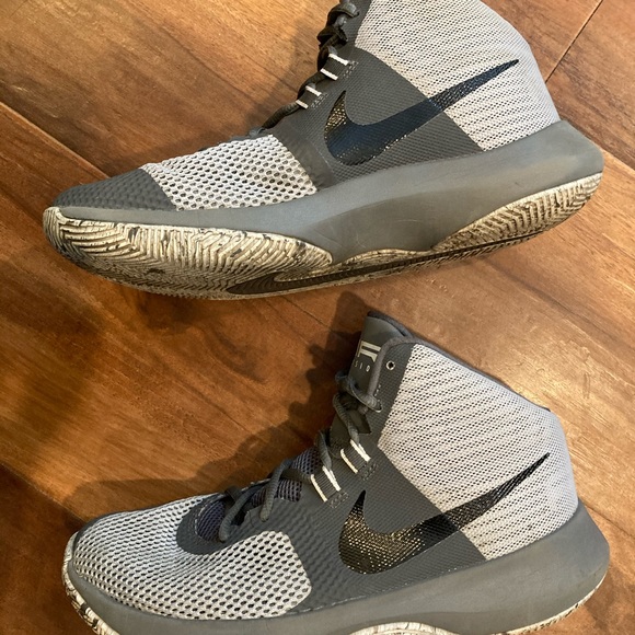 Nike Air Precision Shoe - Picture 3 of 9